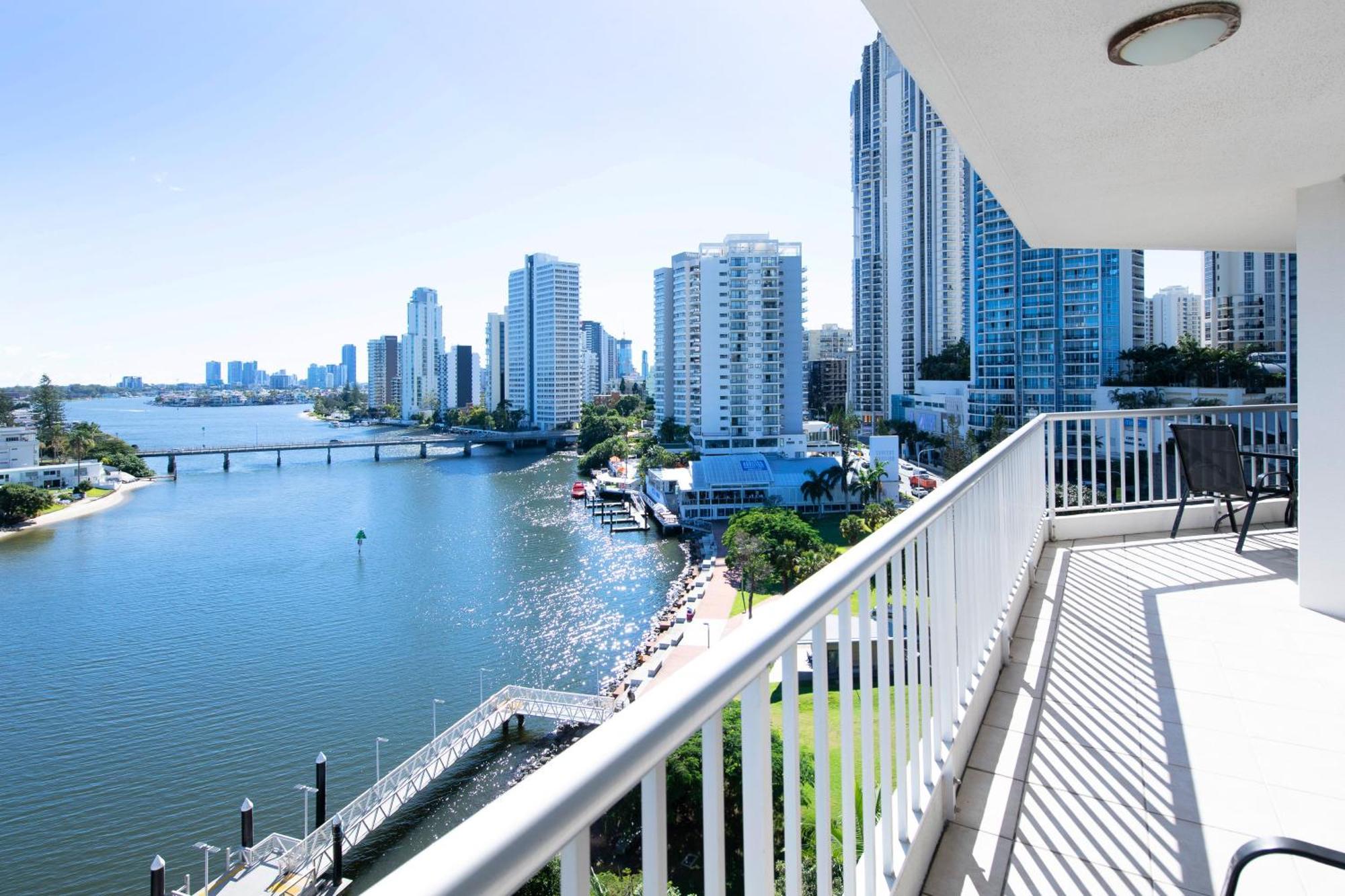 Aparthotel Moorings On Cavill Surfers Paradise 4*
